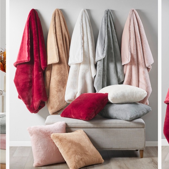 Charter Club
Plush Faux Fur Throw, 50" x 60", - Picture 2 of 5